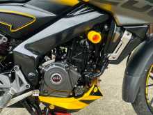 https://riyasewana.com/uploads/bajaj-pulsar-ns-111482813934.jpg