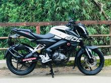 https://riyasewana.com/uploads/bajaj-pulsar-ns-131200376846.jpg