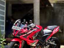 Bajaj Pulsar Rs 200 2015 Motorbike