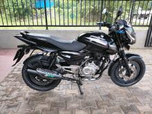 Bajaj Pulsar 150 2014 Motorbike