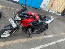 https://riyasewana.com/uploads/bajaj-pulsar160-518200213732.jpg