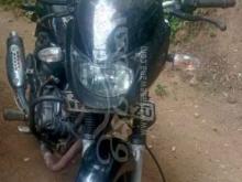 https://riyasewana.com/uploads/bajaj-pulsar180-151020521358198.jpg
