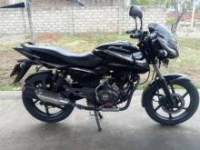 Bajaj Pulsar 150 2016 Motorbike