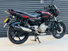 Bajaj Pulsar 150 2016 Motorbike