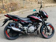 Bajaj Pulsar 150 2016 Motorbike