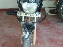 https://riyasewana.com/uploads/bajaj-pulser-180-116472724122.jpg