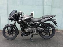 Bajaj Pulser 180 2016 Motorbike