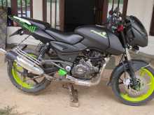 Bajaj Pulsar 180 2015 Motorbike