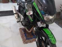 https://riyasewana.com/uploads/bajaj-pulser-200-36463513373.jpg