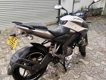 https://riyasewana.com/uploads/bajaj-pulser-200ns-918235224602.jpg