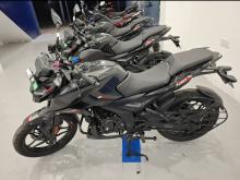 https://riyasewana.com/uploads/bajaj-pulser-n160-2419533519134.jpg