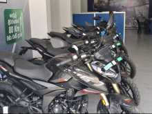 https://riyasewana.com/uploads/bajaj-pulser-n160-2913345913964.jpg