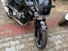 Bajaj Pwlsar220 2011 Motorbike