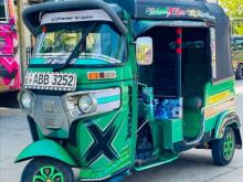 https://riyasewana.com/uploads/bajaj-r-e-191821536652.jpg