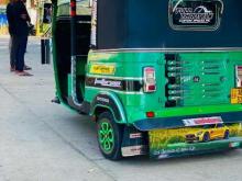 https://riyasewana.com/uploads/bajaj-r-e-191821546875.jpg