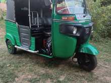 Bajaj RE 205 2015 Three Wheel