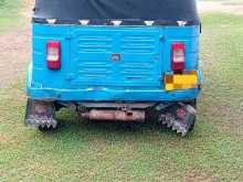 https://riyasewana.com/uploads/bajaj-re-16814334362.jpg
