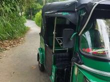 https://riyasewana.com/uploads/bajaj-re-16848386765.jpg