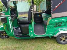 https://riyasewana.com/uploads/bajaj-re-18904306576.jpg