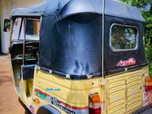 https://riyasewana.com/uploads/bajaj-re-2-111246406295.jpg