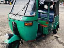 https://riyasewana.com/uploads/bajaj-re-2-1218101424632.jpg