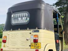 https://riyasewana.com/uploads/bajaj-re-2-141643446416.jpg