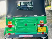 https://riyasewana.com/uploads/bajaj-re-2-17340117696.jpg