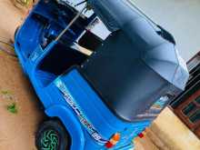 https://riyasewana.com/uploads/bajaj-re-2-2005-2416270512474.jpg