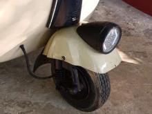 https://riyasewana.com/uploads/bajaj-re-2-25725366844.jpg