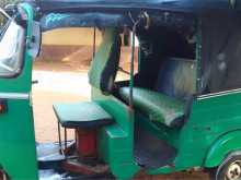 https://riyasewana.com/uploads/bajaj-re-2-2918243322293.jpg