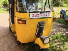 https://riyasewana.com/uploads/bajaj-re-2-812460324911.jpg