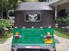 https://riyasewana.com/uploads/bajaj-re-205-101148134693.jpg