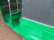 https://riyasewana.com/uploads/bajaj-re-205-10181412254.jpg
