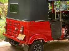 https://riyasewana.com/uploads/bajaj-re-205-111110144962.jpg