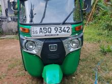 Bajaj RE 205 2017 Three Wheel