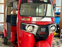 Bajaj RE 205 2017 Three Wheel