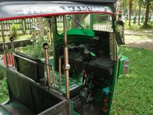 https://riyasewana.com/uploads/bajaj-re-205-139430117514.jpg