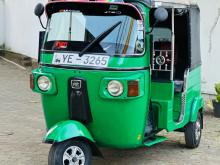 Bajaj RE 205 2010 Three Wheel