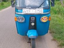 Bajaj RE 205 2010 Three Wheel
