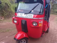 Bajaj RE 205 2011 Three Wheel