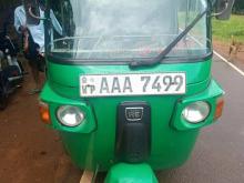 Bajaj RE 205 2012 Three Wheel