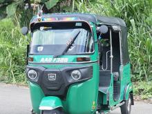 Bajaj RE 205 2014 Three Wheel