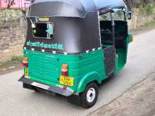 https://riyasewana.com/uploads/bajaj-re-205-181553184743.jpg
