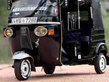 Bajaj RE 205 2011 Three Wheel
