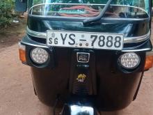 Bajaj RE 205 2011 Three Wheel