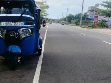 Bajaj RE 205 2016 Three Wheel