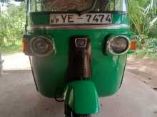 Bajaj RE 205 2010 Three Wheel