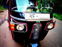 Bajaj RE 205 2010 Three Wheel