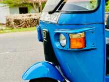 Bajaj RE 205 2010 Three Wheel