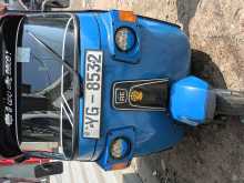 Bajaj RE 205 2010 Three Wheel